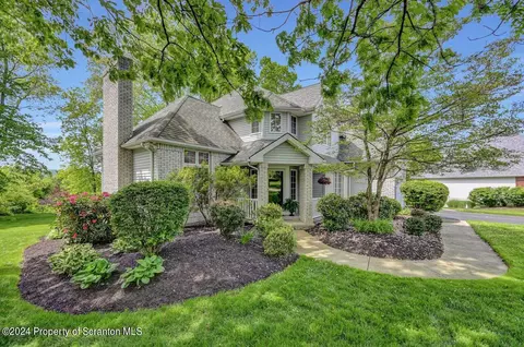 3000 Quail Hollow Dr, Clarks Summit, PA 18411