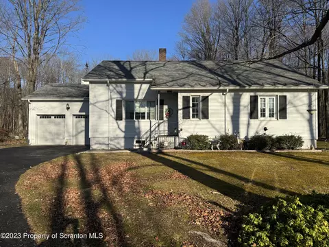 692 Scranton Pocono Hwy, Covington Twp, PA 18444
