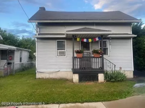 621 Moosic St, Scranton, PA 18505