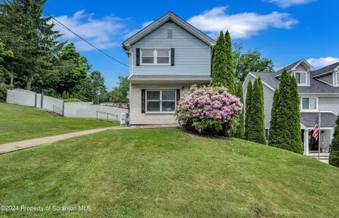 206 Greenwood Ave, Clarks Summit, PA 18411
