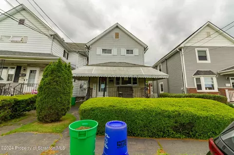 807 Carmalt St, Dickson City, PA 18519
