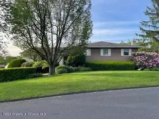 507 Fawnwood Dr, South Abington, PA 18411