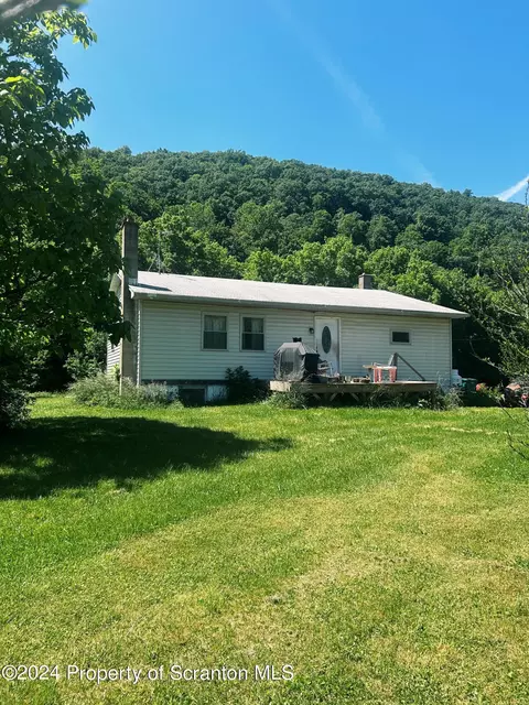 1615 Hunter Hwy, Tunkhannock, PA 18657