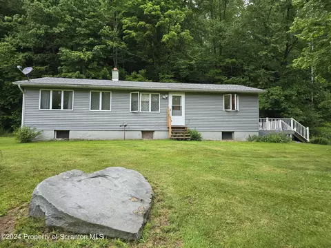 167 Mclaud Dr, Nicholson, PA 18446