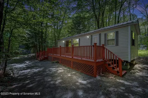 316 Ahwahnee Trl, Newfoundland, PA 18445