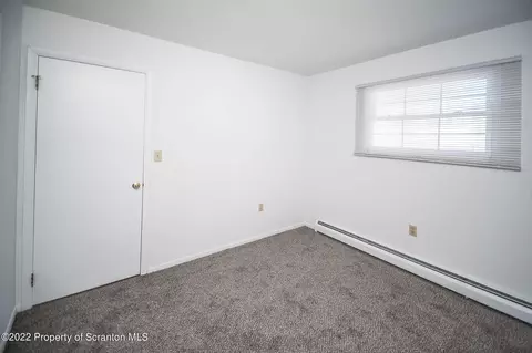 1110 R Springbrook Ave, Moosic, PA 18507 photo 9
