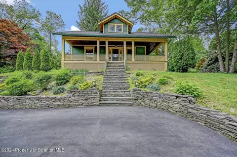 332 Shady Lane Rd, South Abington, PA 18411