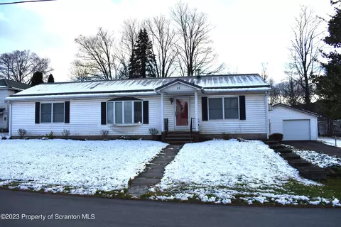 42 Maple St, New Milford, PA 18834