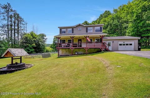 111 Cherrywood Ln, Madison Township, PA 18444