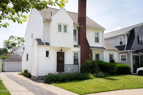 31 E Pettebone St, Forty Fort, PA 18704
