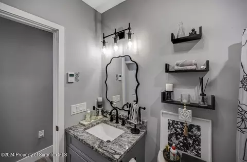 Bath - 8 Casey Ave, Old Forge, PA 18518 photo 8 of 10