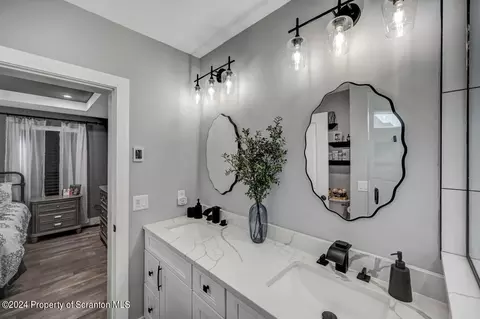 Bath - 8 Casey Ave, Old Forge, PA 18518 photo 5 of 10