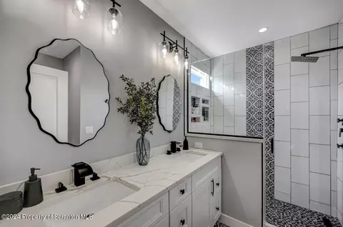 Bath - 8 Casey Ave, Old Forge, PA 18518 photo 1 of 10