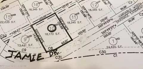 Jamie Drive, Archbald, PA 18403