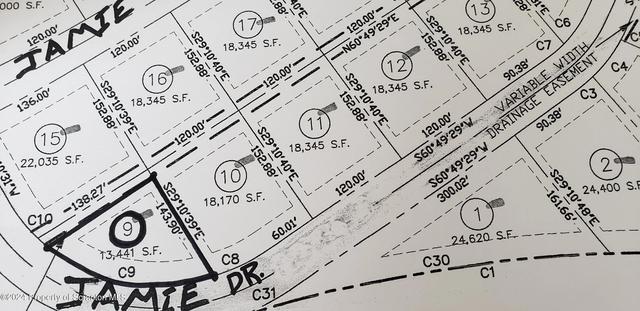Jamie Drive, Archbald, PA 18403