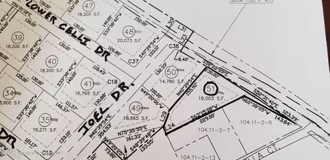 Joel Drive, Archbald, PA 18403