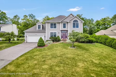 105 Beech Tree Cir, Clarks Summit, PA 18411