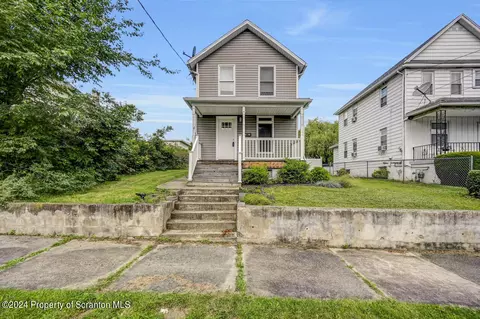 1021 Carmalt St, Dickson City, PA 18519