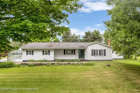 79 Mountain View Estate Rd, Montrose, PA 18801