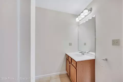 Bath - 45 Sharon Dr, Moosic, PA 18507 photo 5 of 5