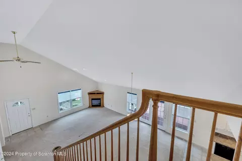 Entry Way - 45 Sharon Dr, Moosic, PA 18507 photo 4 of 5