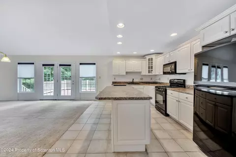 Kitchen - 45 Sharon Dr, Moosic, PA 18507 photo 3 of 4