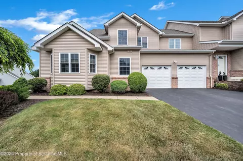 45 Sharon Dr, Moosic, PA 18507