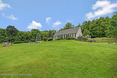 88 Amasa Rd, Factoryville, PA 18419