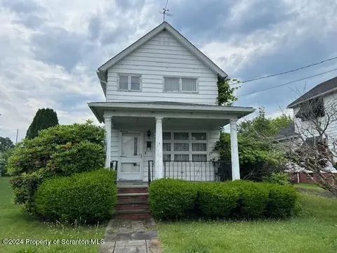 1124 Myers St, Peckville, PA 18452
