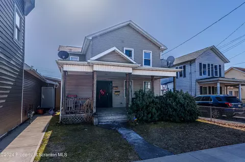 507 Main St, Blakely, PA 18452
