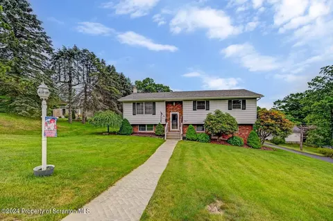 100 Carol Rd, Peckville, PA 18452