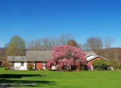 2 Vista Dr, Tunkhannock, PA 18657