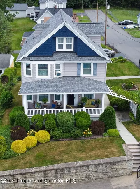 302 Hickory St, Peckville, PA 18452