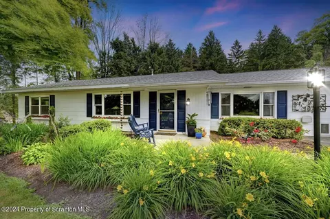 294 Tennessee Gas Rd, Clifford Township, PA 18470