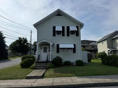 901 Albert St, Dickson City, PA 18519