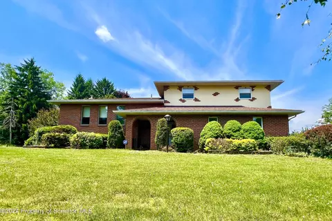 185 Cypress St, Throop, PA 18512