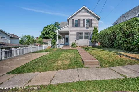 400 W Elm St, Dunmore, PA 18512