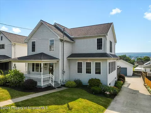 108 5th St, Blakely, PA 18447