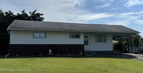 752 Crystal St, Peckville, PA 18452