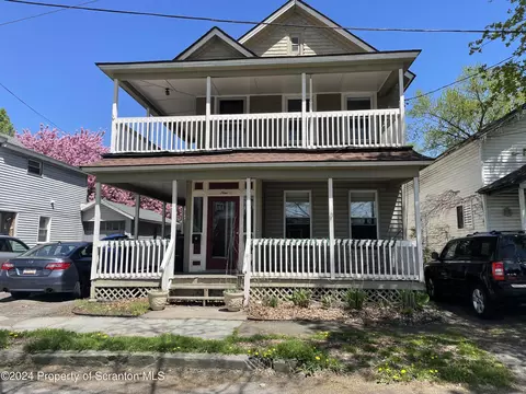 9 Garfield Ave, Carbondale, PA 18407