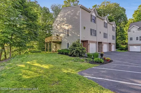 115 Junction Ave, Clarks Summit, PA 18411