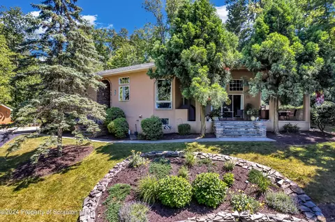 103 Woodside Dr, Clarks Summit, PA 18411