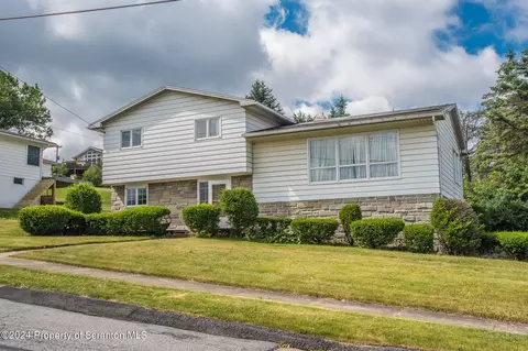 510 Marjorie Dr, Dunmore, PA 18512