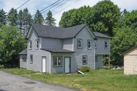22 Parrish Ct, Carbondale, PA 18407