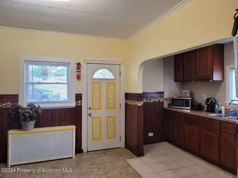 Entry Way - 712 Fallon St, Old Forge, PA 18518 photo 1 of 2