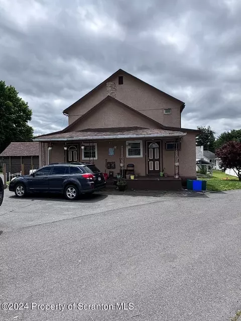 712 Fallon St, Old Forge, PA 18518