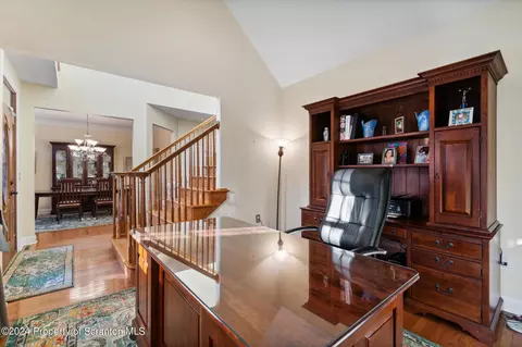 Entry Way - 111 Joyce Dr, Moosic, PA 18507 photo 2 of 6