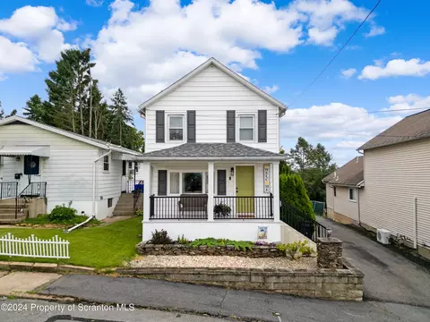 1213 Franklin St, Old Forge, PA 18518