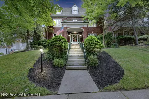 925 Sunset St, Scranton, PA 18509