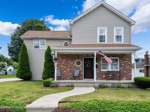 442 Bodnick St, Blakely, PA 18452
